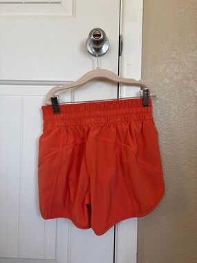 Lululemon Tracker Low-Rise Lined Short 4"